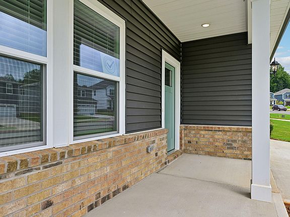 4th image of 716 Deschutes Dr