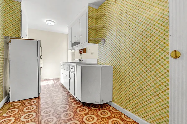 Sold by Mitra Hakimi Realty Group, LLC | media 7