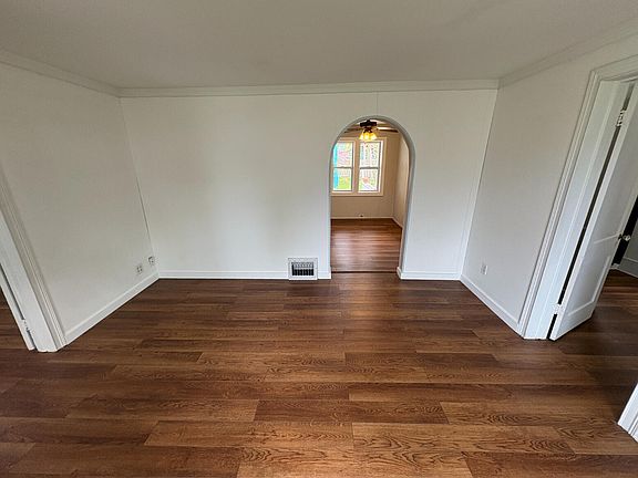 5th image of 1410 W Union St