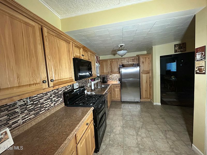 2nd image of 1816 4th Avenue