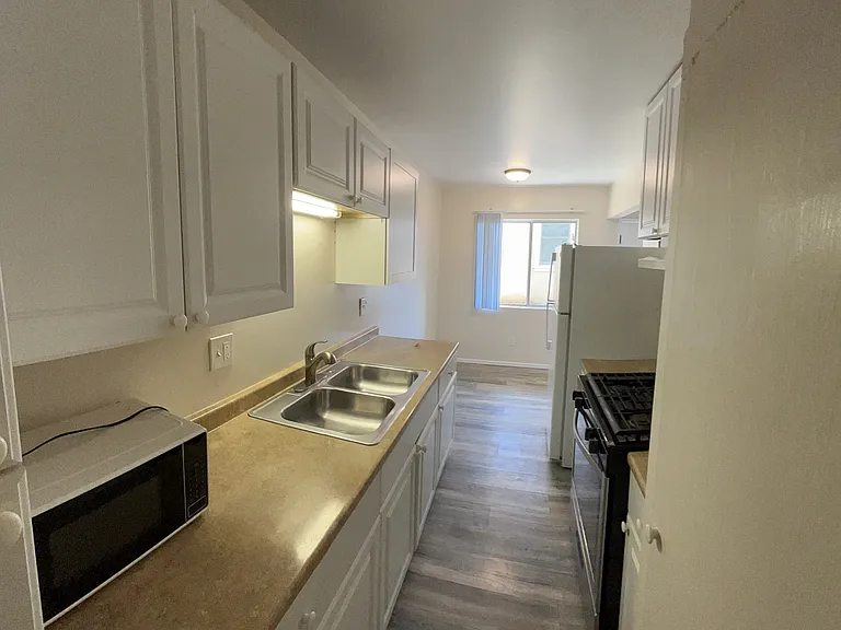 609 N Freeman St #B — Photo 4