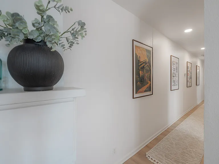 317 W Curtis St — Photo 8