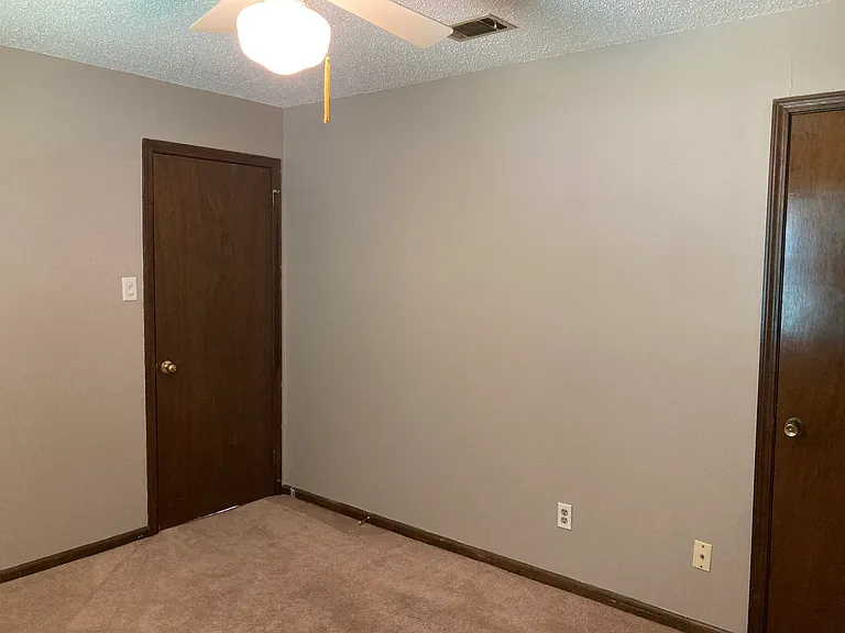 4601 Randolph Rd — Photo 27