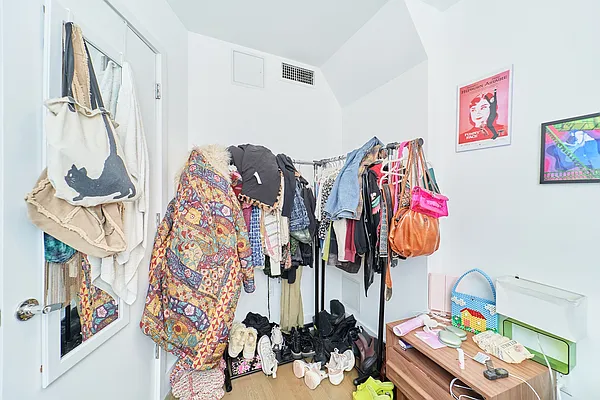 Rented by Living New York | media 8