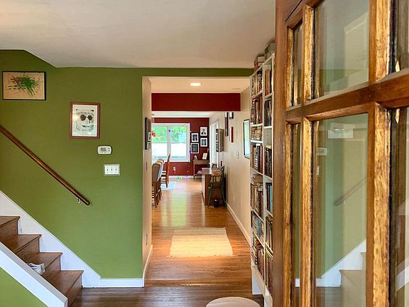 4th image of 6810 Duke Dr