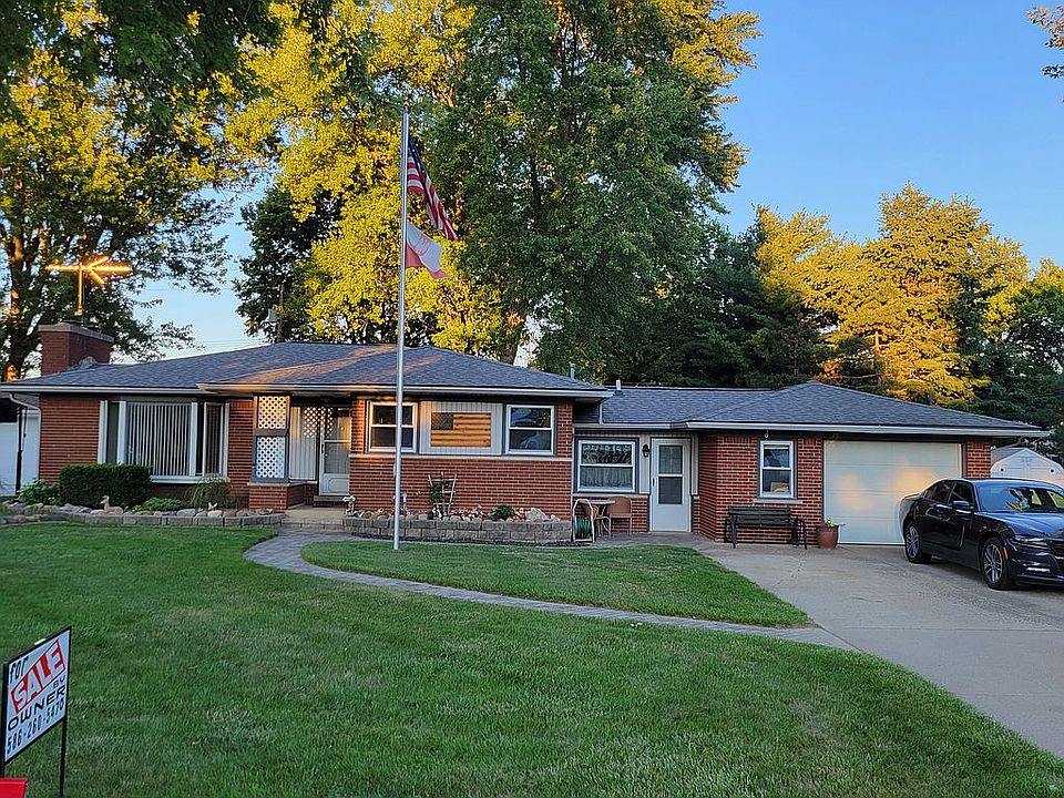1st image of 46032 Oaklawn Dr