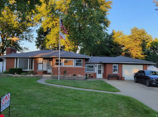 46032 Oaklawn Dr, Macomb, MI 48042