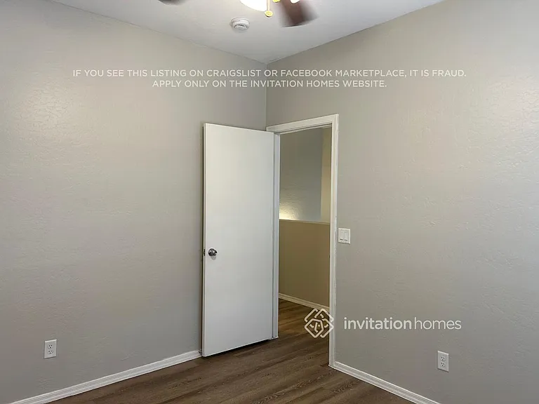 2101 E Caspian Way — Photo 12
