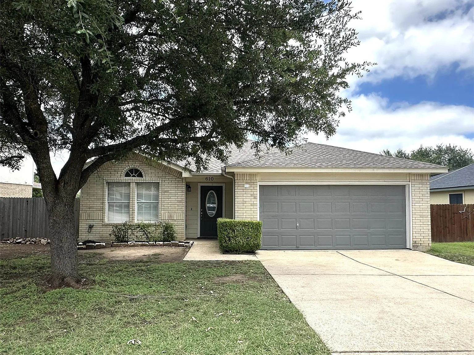 3 bed, 2.0 bath, 1716 sqft, $1,925 — Photo 1