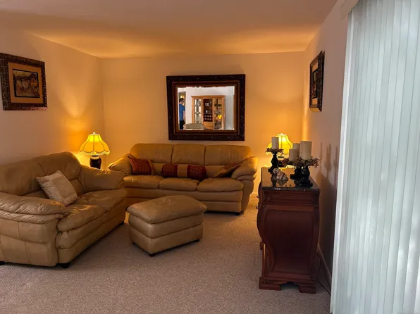 1274 East Main Street APT B26, Meriden, CT 06450