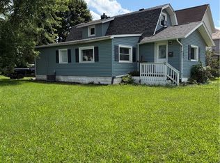 427 4th St NW, New Philadelphia, OH 44663
