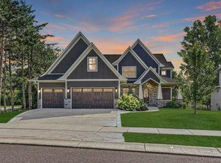 4290 Inland Ln N, Plymouth, MN 55446