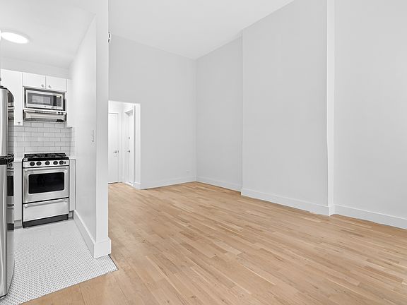 4th image of 39 W 16th St APT 2F