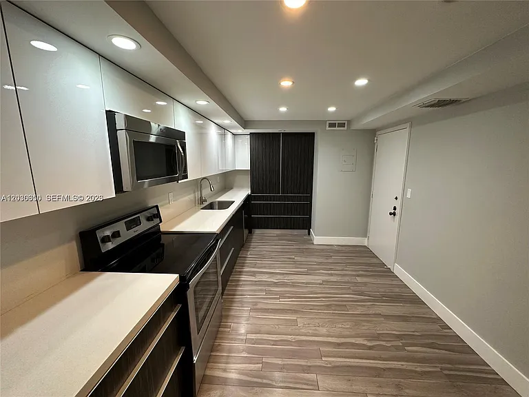 600 Three Islands Blvd #705 — Photo 8