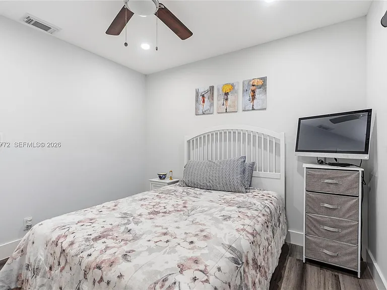 630 NE 23rd Ct — Photo 18
