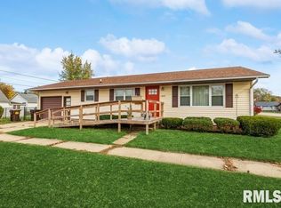 1315 10th St, Fulton, IL 61252