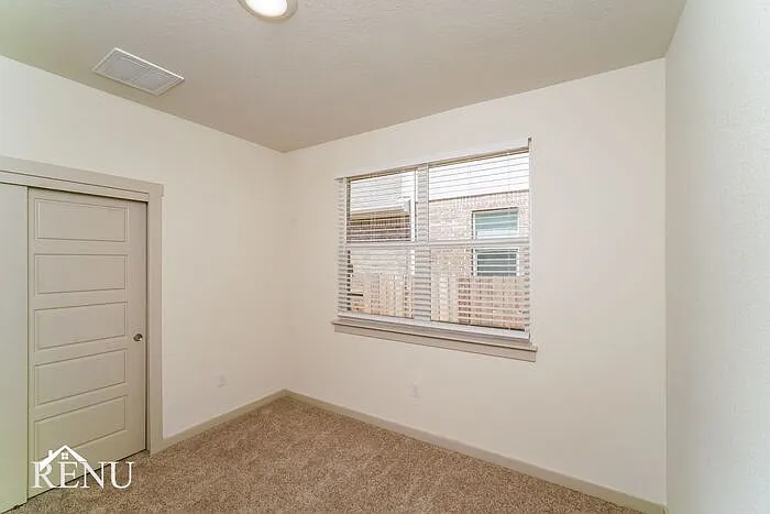13709 McArthur Dr — Photo 13