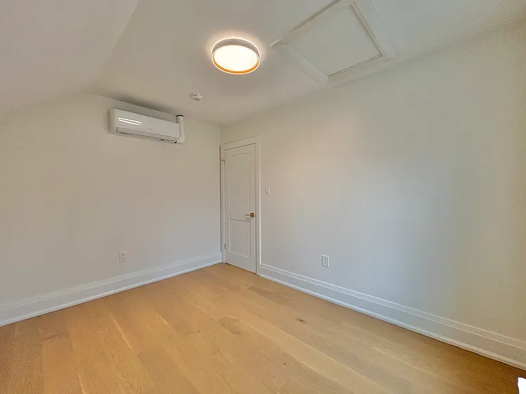 24 Ashley St — Photo 26