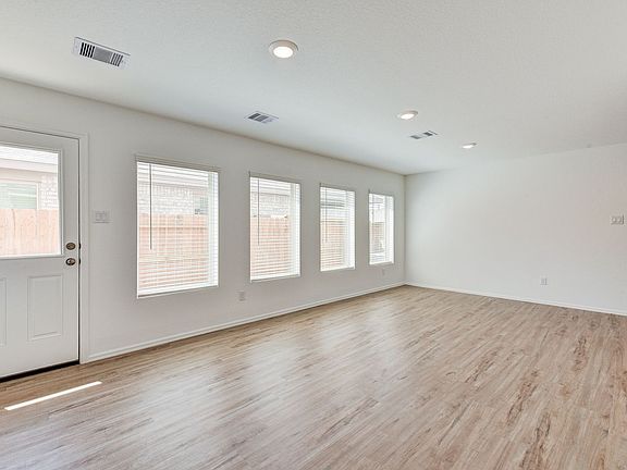 4th image of 7418 Clover Chase Dr