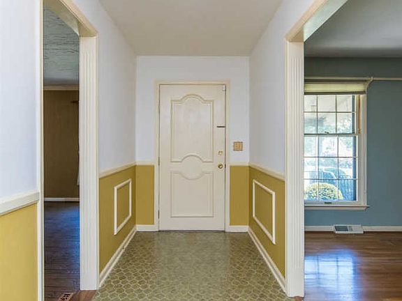 5th image of 3433 Flintridge Dr