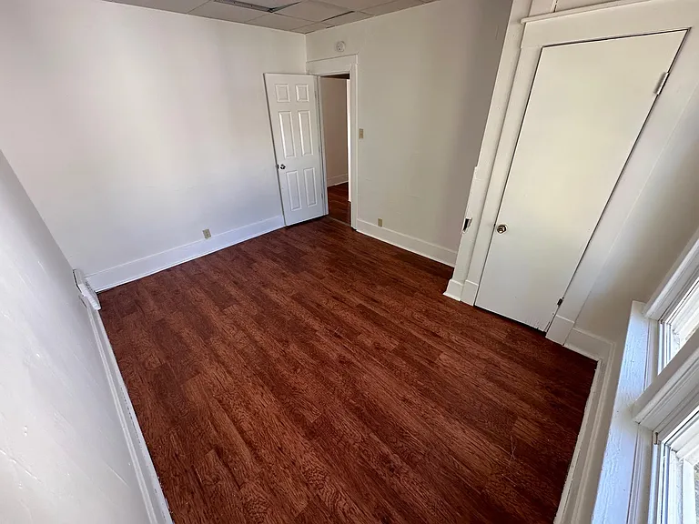 804 W Schwartz St — Photo 3