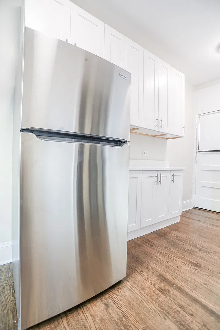 5744 S Stony Island Ave — Photo 2