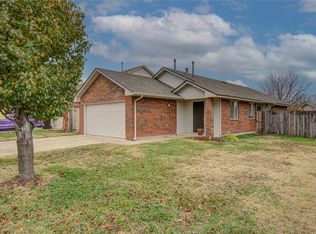 617 Stoneridge Dr, Moore, OK 73160