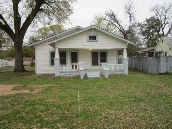 207 W 3rd St, Omaha, TX 75571