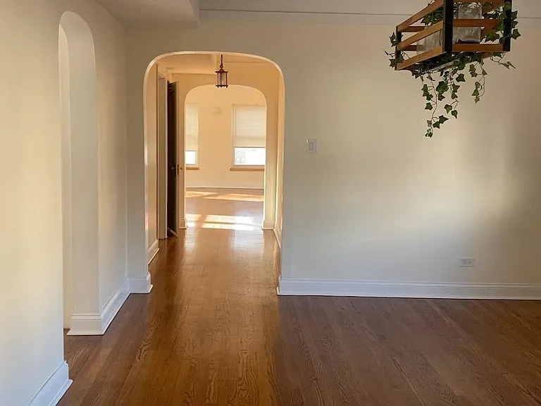 5739 N Francisco Ave #2 — Photo 5