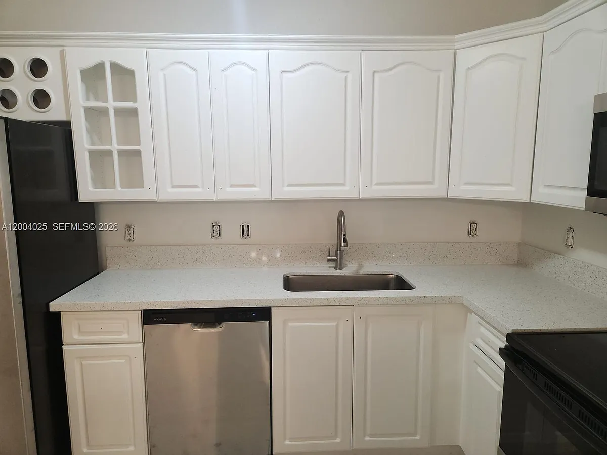 Building Photo - 7570 NW 176th Ter #7570