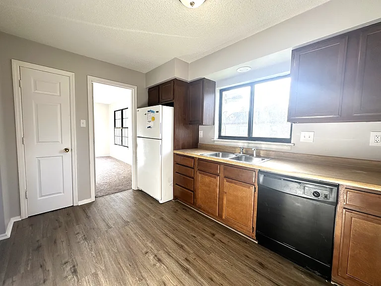 10063 Northgate Dr — Photo 9