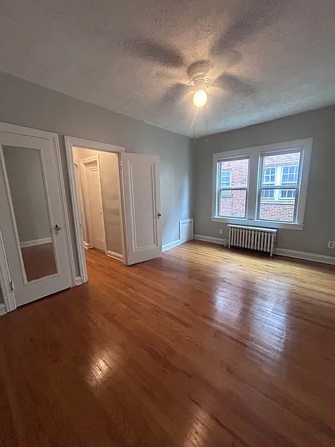 2 bed, 1.0 bath, $995 — Photo 2