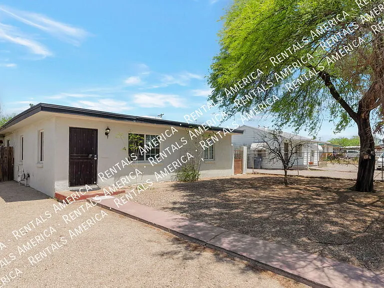 525 E Linden St — Photo 15