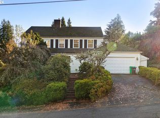 2414 S Military Rd, Portland, OR 97219