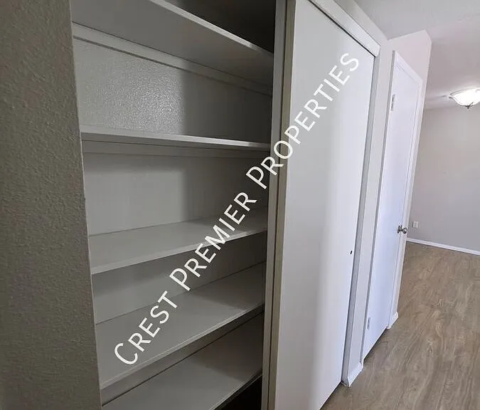 2149 E 10th St #2 — Photo 25