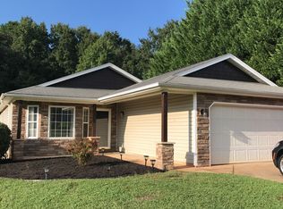 135 Cranston Dr, Chesnee, SC 29323