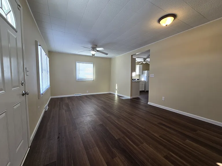 536 Severn Ct — Photo 6