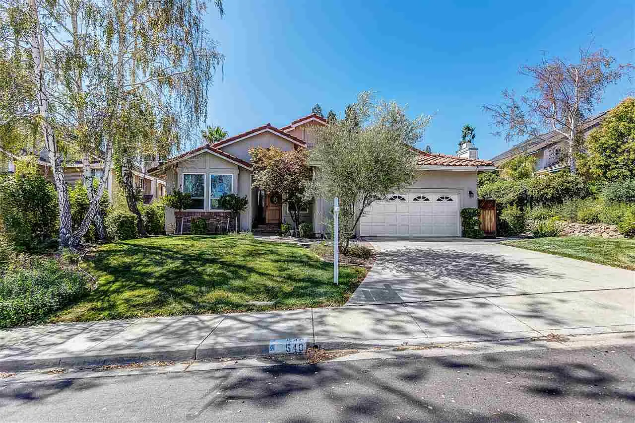 540 Sheridan Cir photo 1
