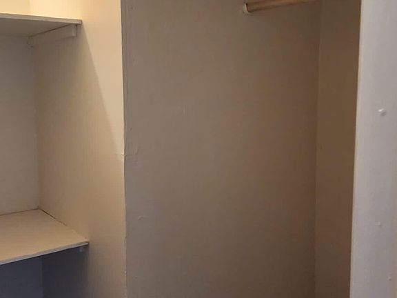 4th image of 806 Sheridan St #1