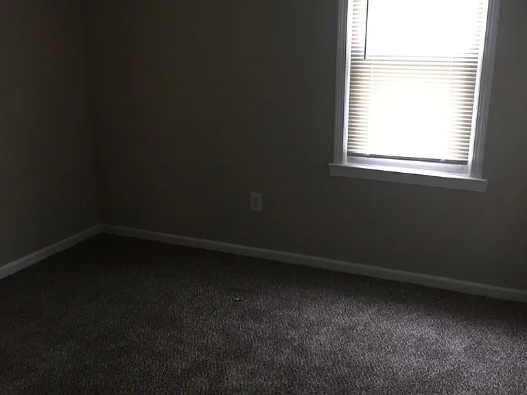 21670 Tulane Ave — Photo 9