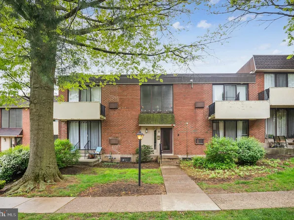 100 E Glenolden Ave #B-15, Glenolden, PA 19036