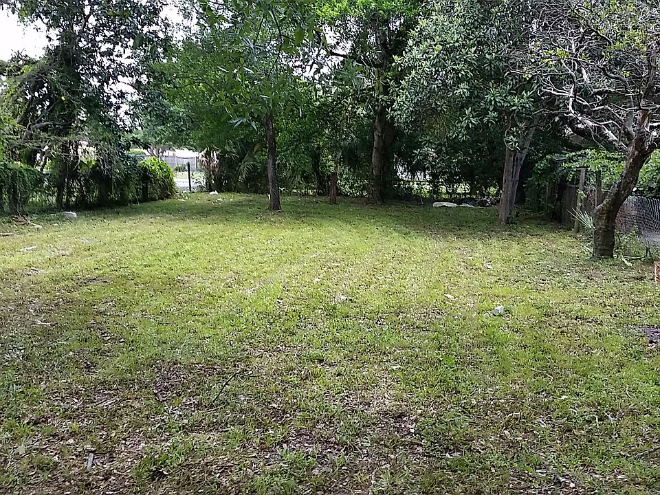 2nd image of 3411 Machado St