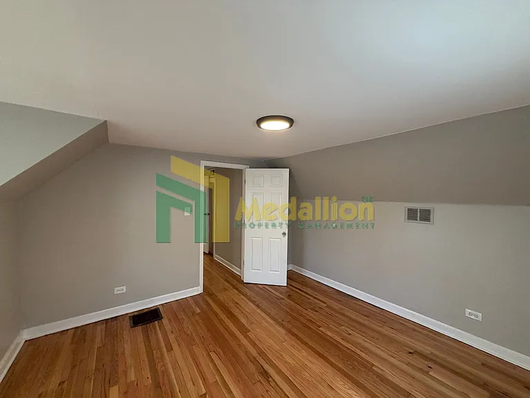 12432 S Lowe Ave — Photo 10