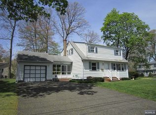 20 Waldmere Pl, Waldwick, NJ 07463