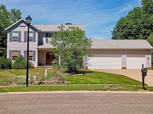 7998 Wolff Dr, Garrettsville, OH 44231