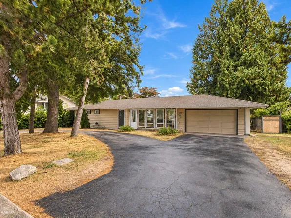 9084 Prince Charles Blvd, Surrey, BC V3V 1R5
