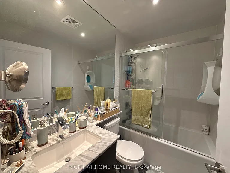 125 Western Battery Rd #Penthouse 3016 — Photo 17