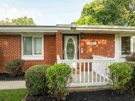 2nd image of 3989 Westwood Dr