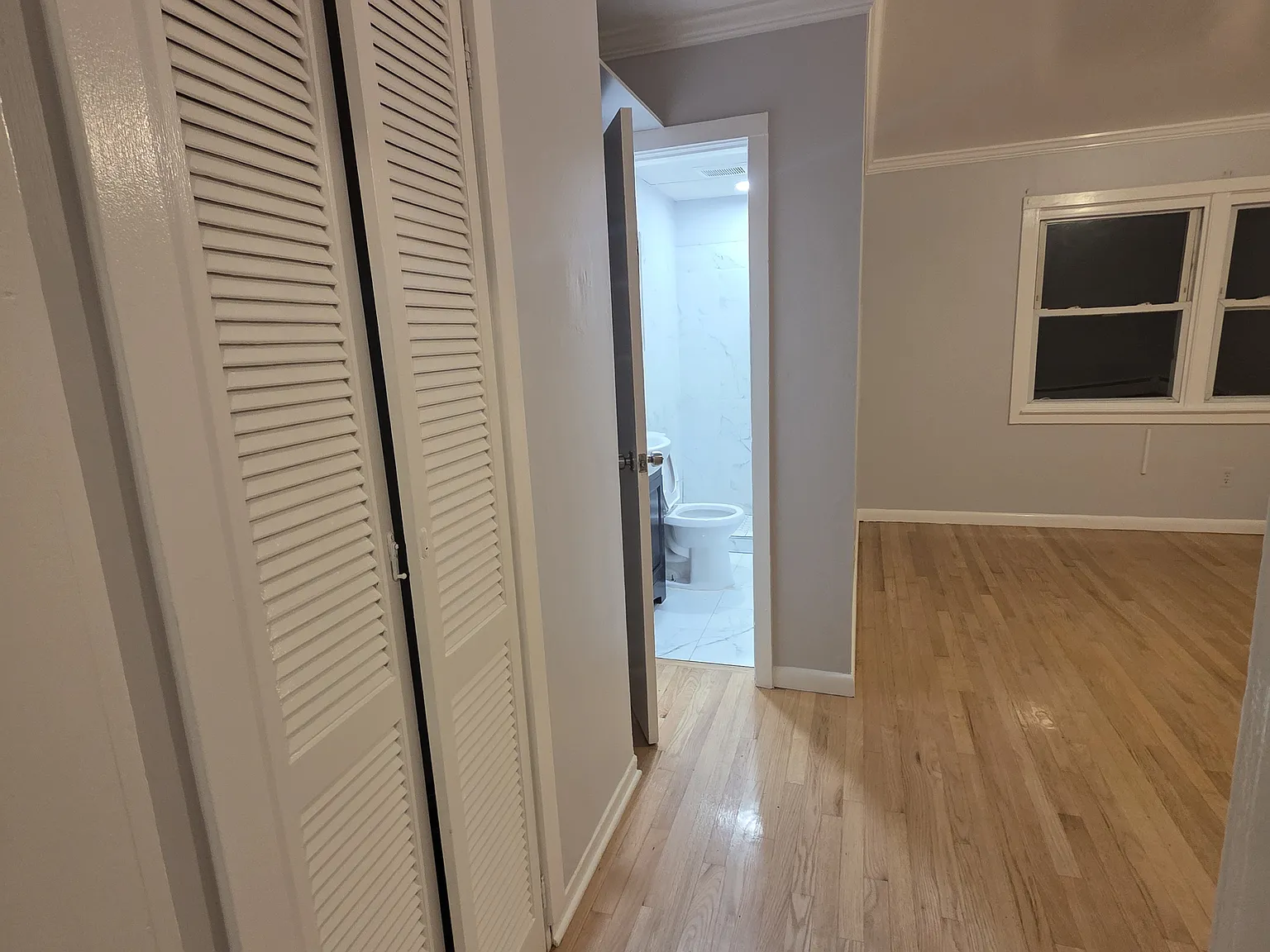 3230 Lexington Ave — Photo 3