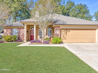 326 Pear Tree Cir, Broussard, LA 70518
